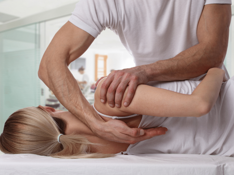 Scopri di più sull'articolo RIABILITAZIONE A 360° CON FISIOKLINIC NEL POST- MASTECTOMIA: Linfodrenaggio, Esercizi, Dieta e Supporto psicologico